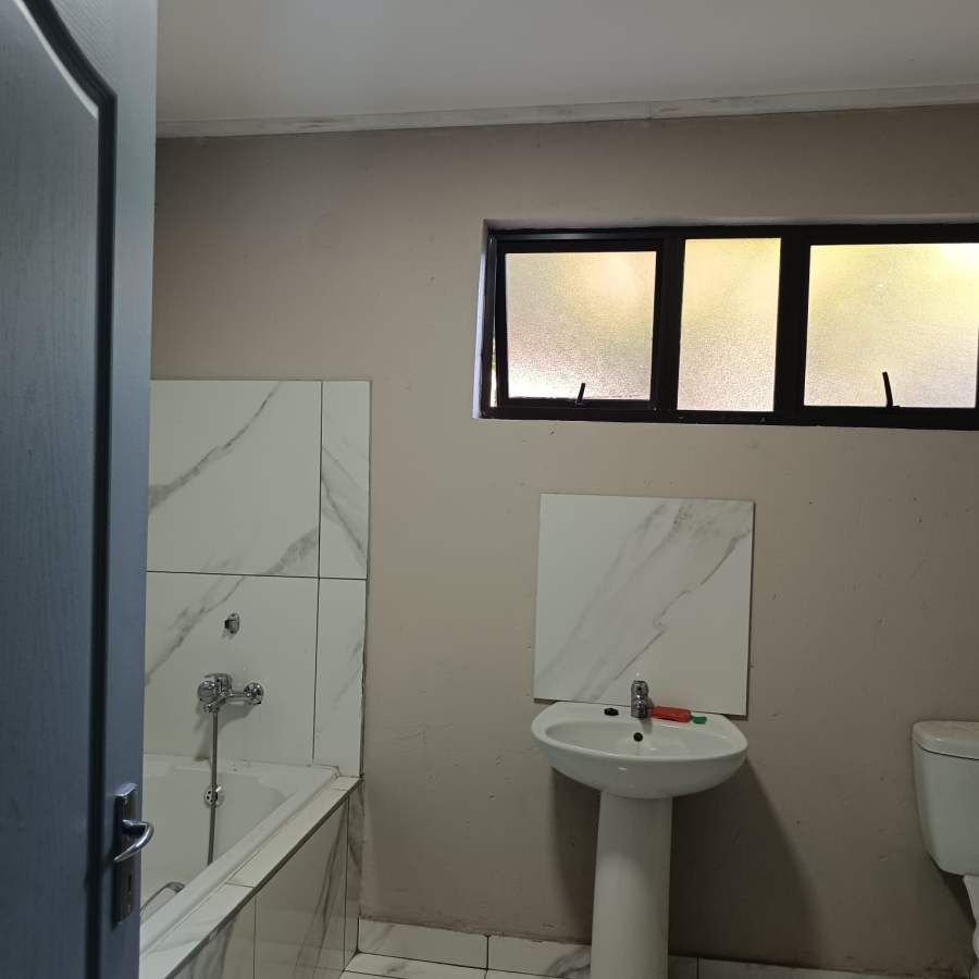 6 Bedroom Property for Sale in Sasolburg Ext 5 Free State